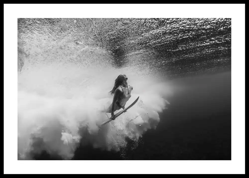 Surfer Beneath Poster Top-Angebot