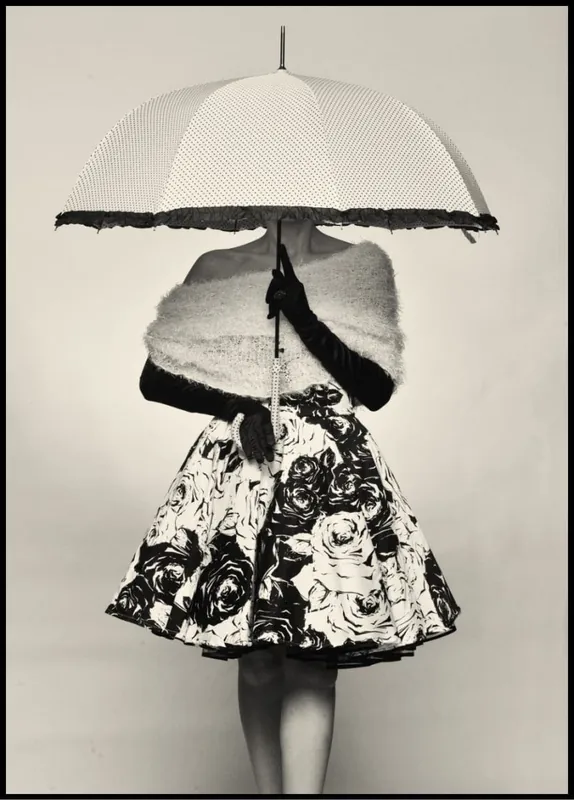 Girl with an Umbrella Poster Rabatt