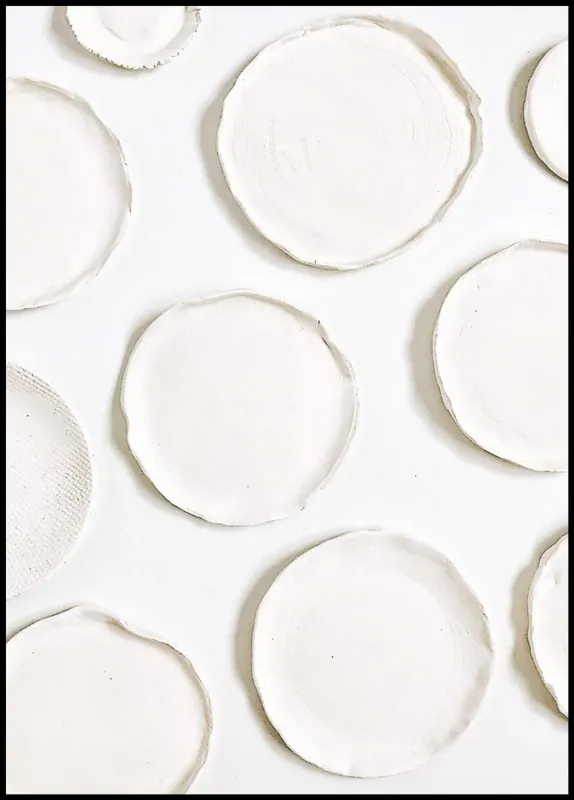 Kostenloser Rückversand White Plates Poster