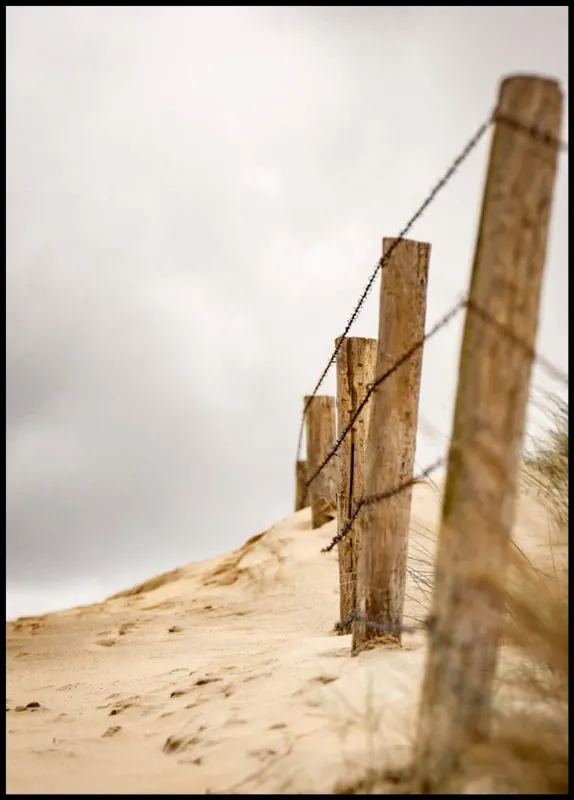 Rabatt Oldfashioned Fence in Sand Dune Poster