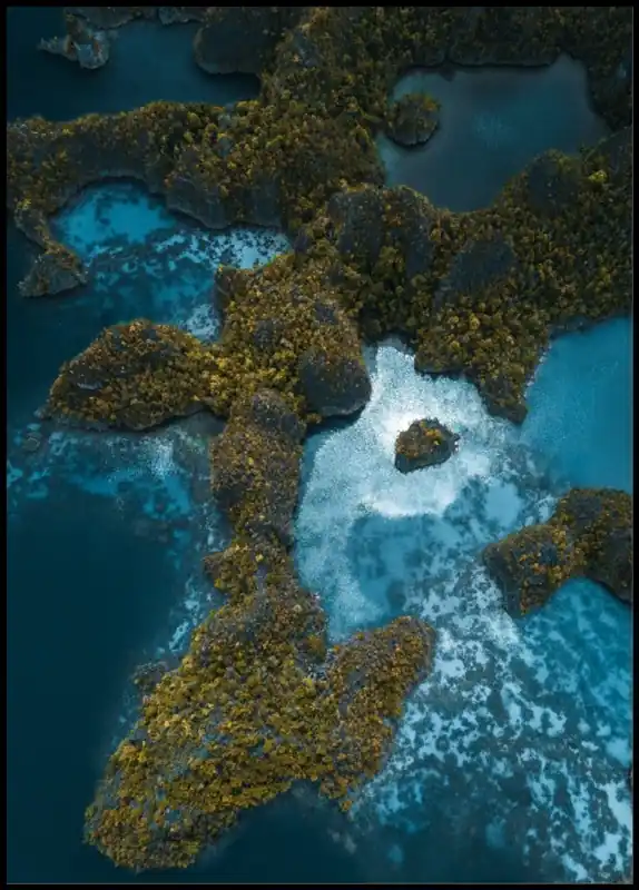 Markenprodukt Aerial Photo of Sea and Rocks Poster