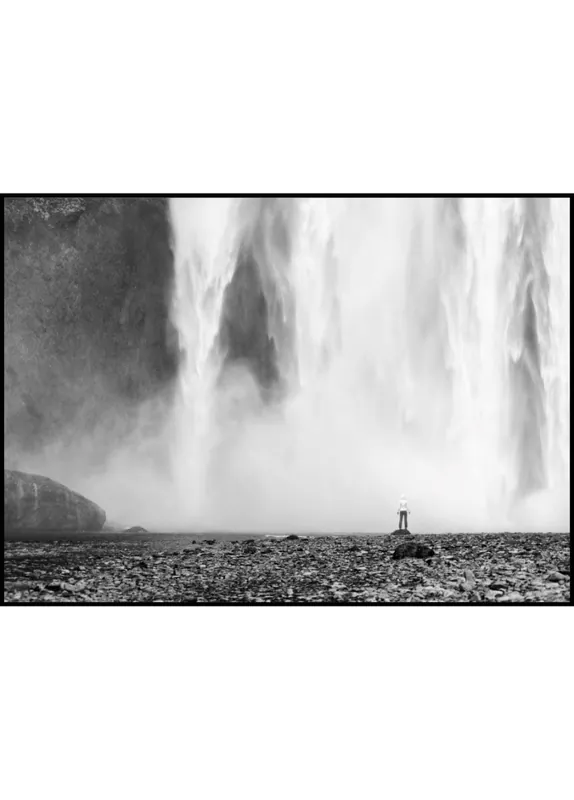 Ausverkauf Standing With The Waterfall Poster