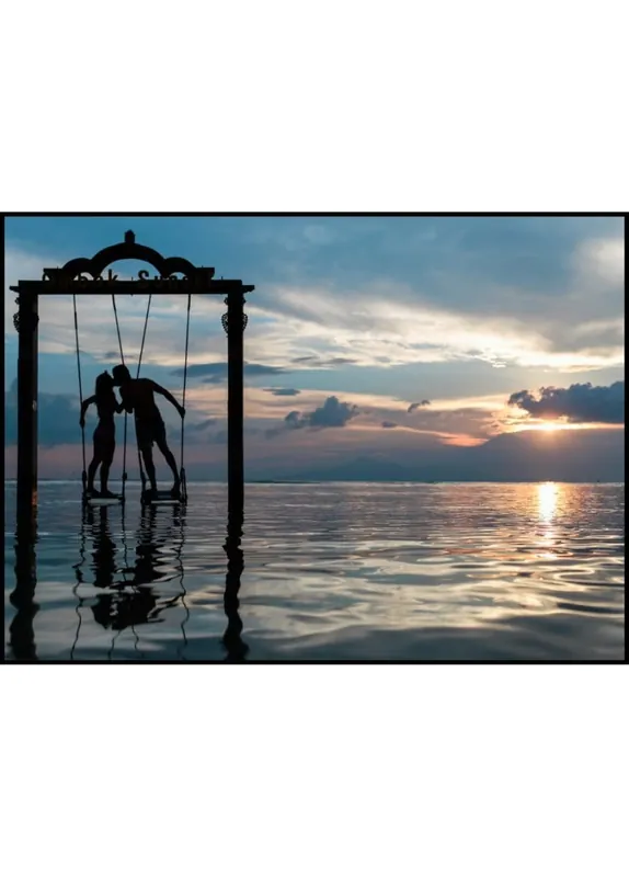 Preiswert Kissing Couple In Sunset Poster