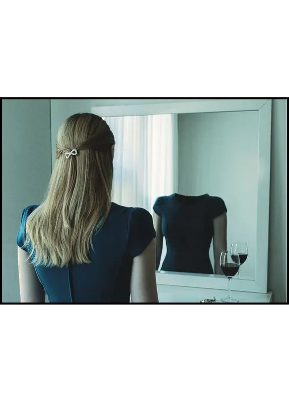 The Woman and The Mirror Poster Highlight