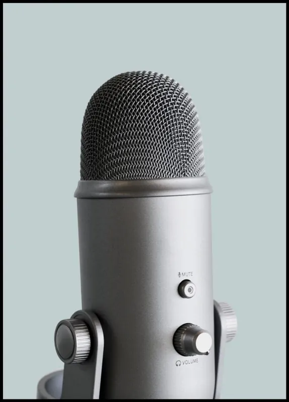 Microphone on a Turquoise Background Poster Markenprodukt