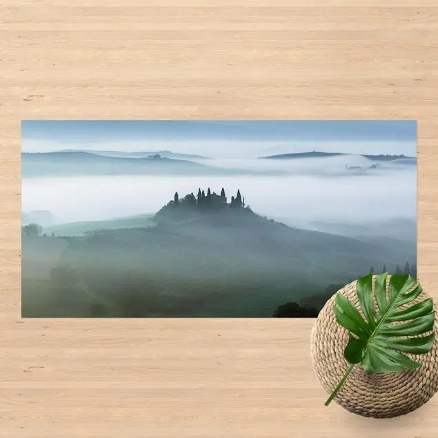 Begrenztes Angebot Bauernhaus im Nebel