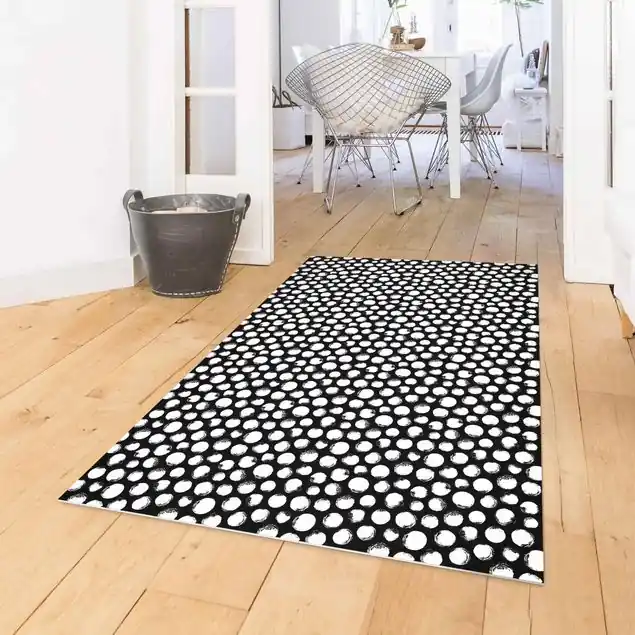 Solange Der Vorrat Reicht Weiße Tusche Polkadots auf Schwarz