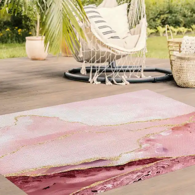 Abstrakte Berge Rosa mit Goldenen Linien Finale Aktion