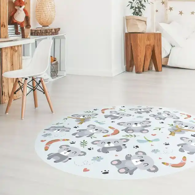 Highlight Spielende Koalabären mit Bummerang in Australien