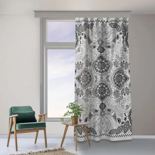 Detailliertes Boho Muster in Grau Angebot