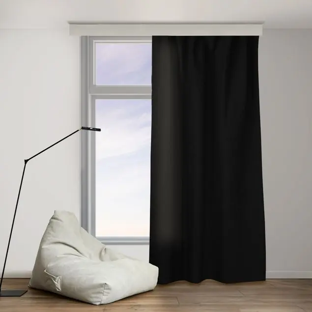 Neue Kollektion Tiefschwarz