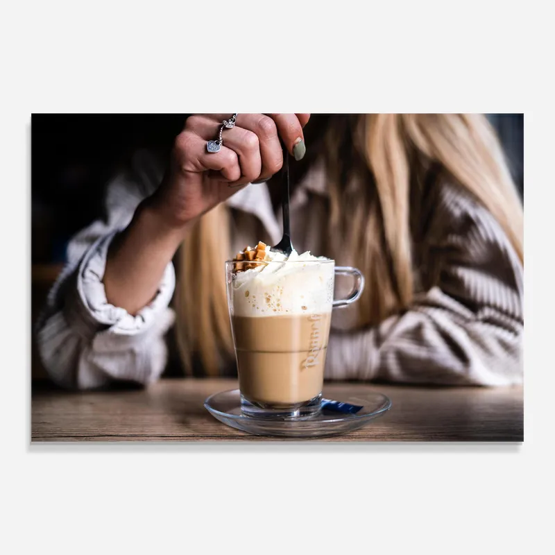 Bestpreis Glasbild Woman Drinking Coffee