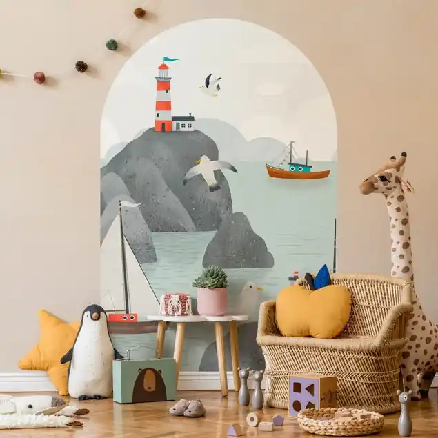 Schnäppchen Meer mit Felsen, Booten und Möwen Rundbogen Tapete