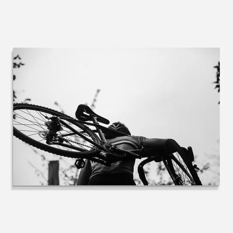 Glasbild Grey Bike Holding Preisreduziert