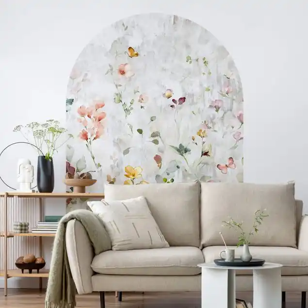 Ausverkauf Aquarell Blüten auf weißer Shabby Betonwand Rundbogen Tapete