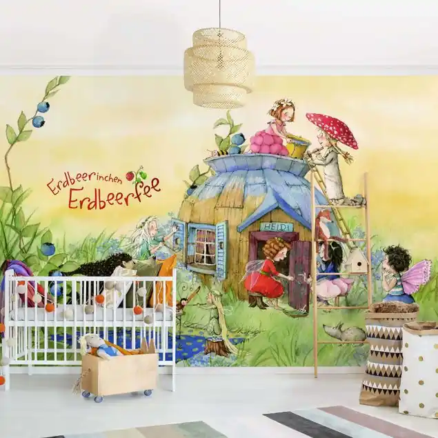 Erdbeerinchen Erdbeerfee - Bei Heidi Fototapete • Vliestapete + Kleister • hergestellt in Deutschland Preis Gesenkt