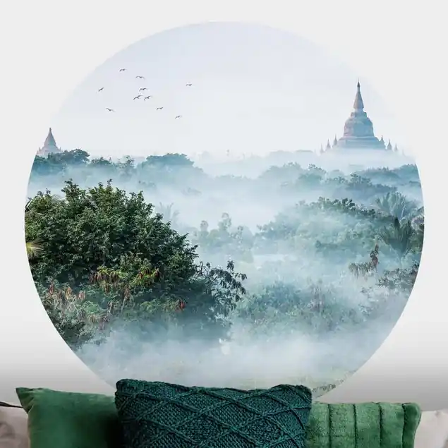 Preisknaller Morgennebel über dem Dschungel von Bagan Runde Fototapete