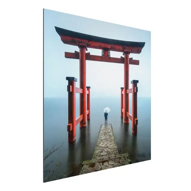 Super-Preis Rotes Torii am Ashi-See