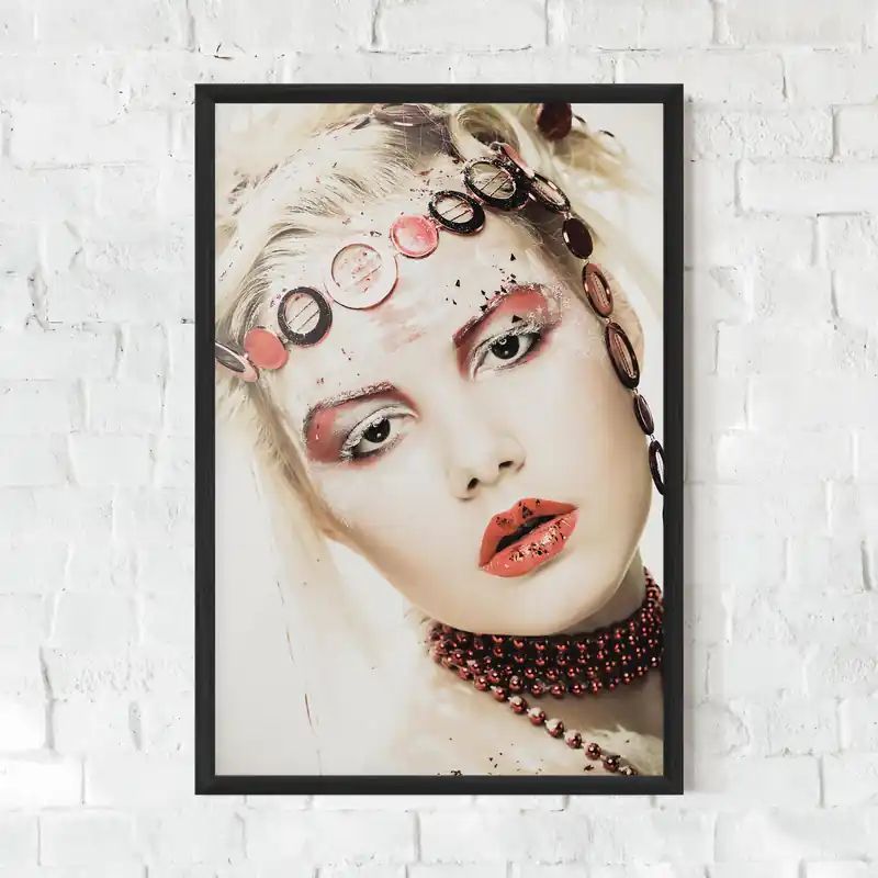 Saisonangebot Gerahmte Poster Red Head Accessory