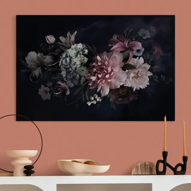 Blumen mit Nebel auf Schwarz Heißes Angebot