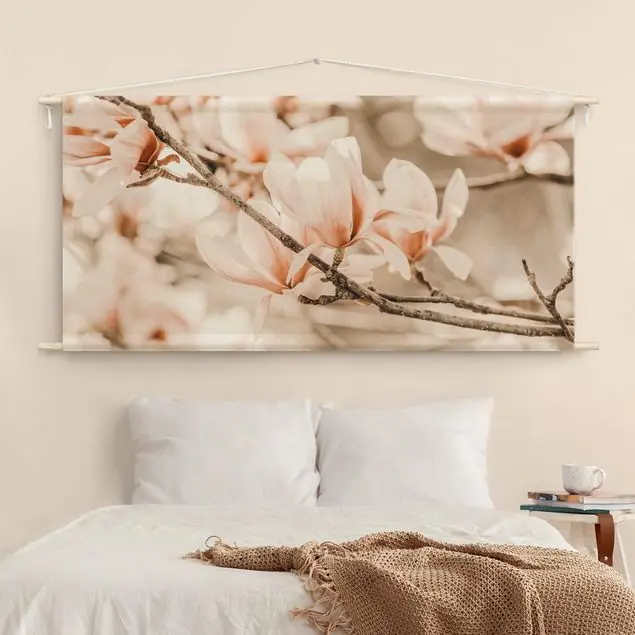 Magnolienzweige im Vintagestil Saisonangebot
