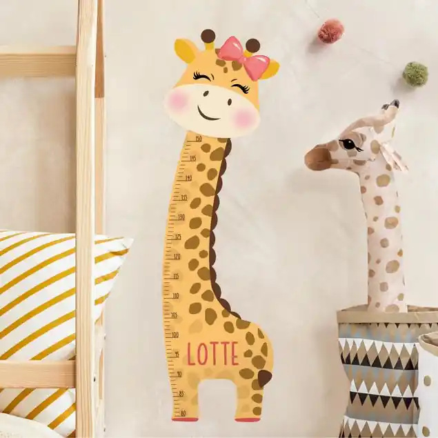 Giraffen Mädchen mit Wunschname Kindermesslatte Wandtattoo Günstig