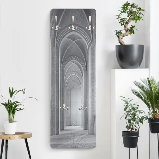 Kreuzgang in der Grundtvigs Kirke Wandgarderobe Holzpaneel Sichere Zahlung