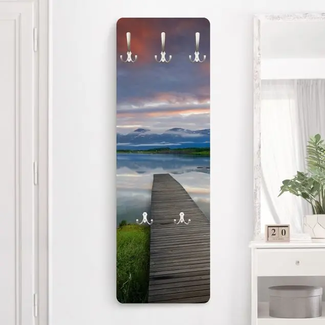 Norwegische Idylle Wandgarderobe Holzpaneel Highlight