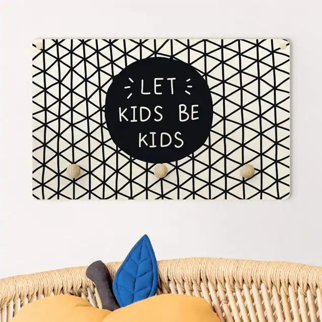 Spruch Let Kids Be Kids mit Gitter Schwarz Kindergarderobe Holz Direktkauf