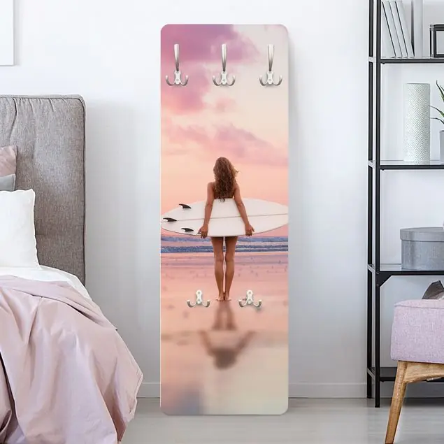 Günstig Surfergirl mit Board im Abendrot Wandgarderobe