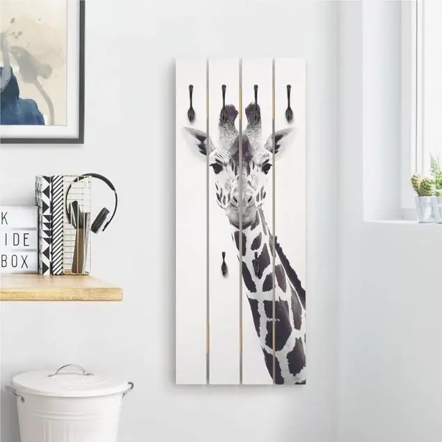 Markenprodukt Giraffen Portrait in Schwarz-weiß Wandgarderobe