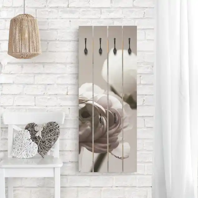 Dunkle Blüte im Fokus Wandgarderobe Sofort Bestellen