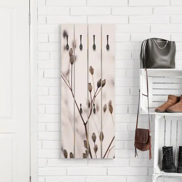 Sale Dunkle Knospen am Wildblumenzweig Wandgarderobe