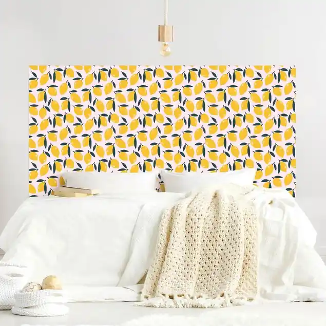 Markenprodukt Zitronen Illustration auf Rosa Kopfteil Bett