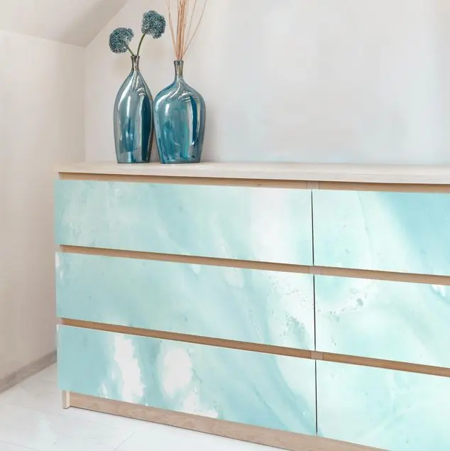 Emulsion in weiß und türkis I Klebefolie Top-Preis