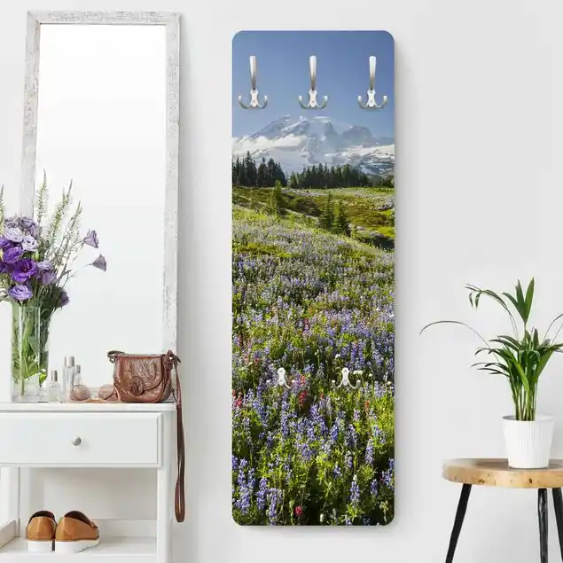 Bergwiese mit roten Blumen vor Mt. Rainier Designpaneel Wandgarderobe • inkl. großes Haken-Set • hergestellt in Deutschland • platzsparend • besonderer Eyecatcher Bestseller