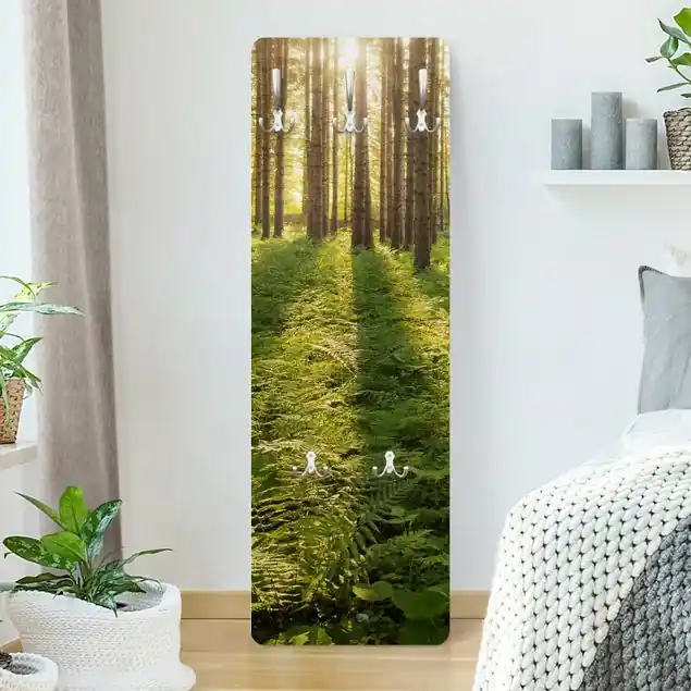 Sonnenstrahlen in grünem Wald Designpaneel Wandgarderobe • inkl. großes Haken-Set • hergestellt in Deutschland • platzsparend • besonderer Eyecatcher Bestpreis