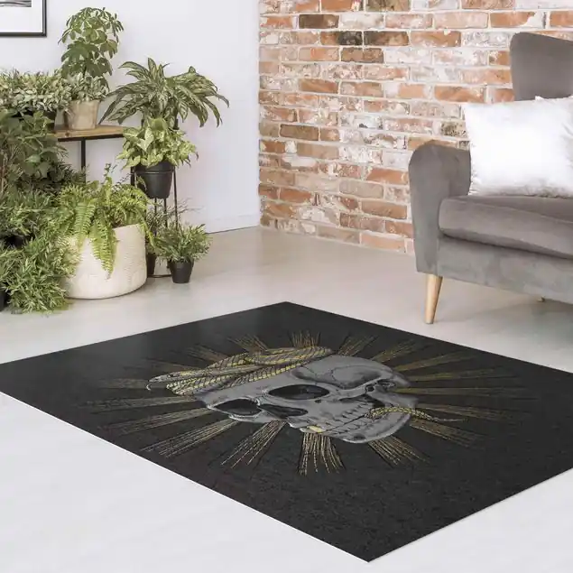 Illustration Totenkopf und Schlange Schwarz Gold Premium Vinylteppich 2,2 mm • hergestellt in Deutschland • glatt • abwaschbar • ideal für Haushalte mit Tieren Beliebt