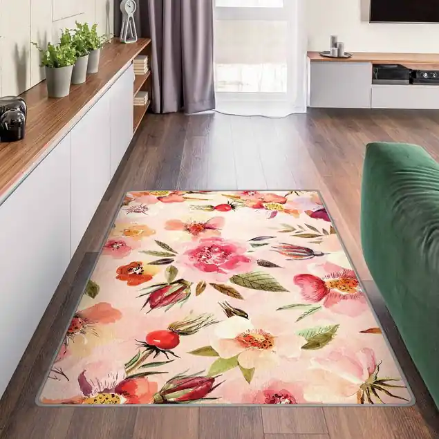Aquarellierte Blumen auf Rosa Teppich Angebot
