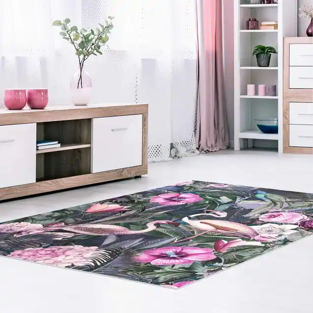 Kostenloser Versand Bunte Collage - Pinke Flamingos im Dschungel Premium Vinylteppich 2,2 mm • hergestellt in Deutschland • glatt • abwaschbar • ideal für Haushalte mit Tieren